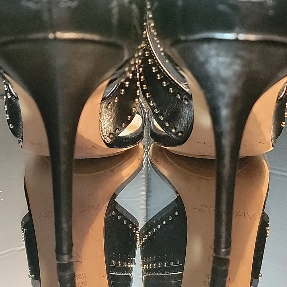 VIA Spiga ,black leather ,caged with gold studs , 37.5 . - Picture 5 of 11